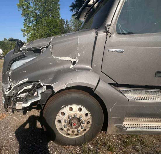 2020 Volvo VNL 860 - Image 15