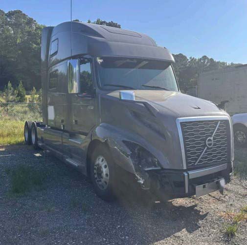 2020 Volvo VNL 860 - Image 2