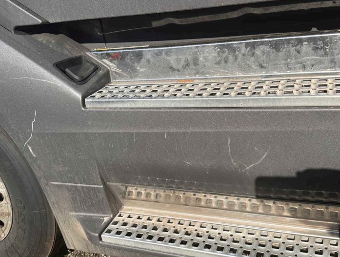 2020 Volvo VNL 860 - Image 21