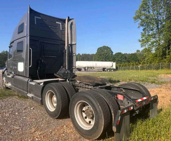 2020 Volvo VNL 860 - Image 7