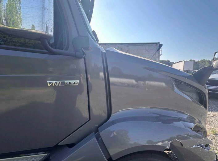 2020 Volvo VNL 860 - Image 8