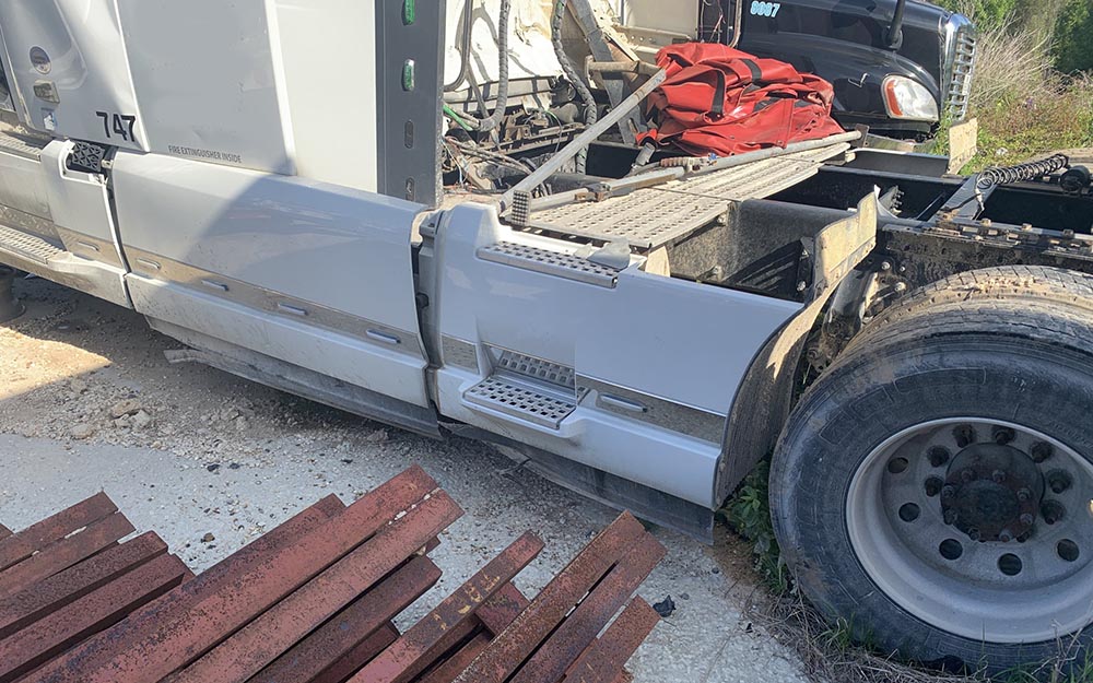 2020 Volvo VNL860 - Image 10