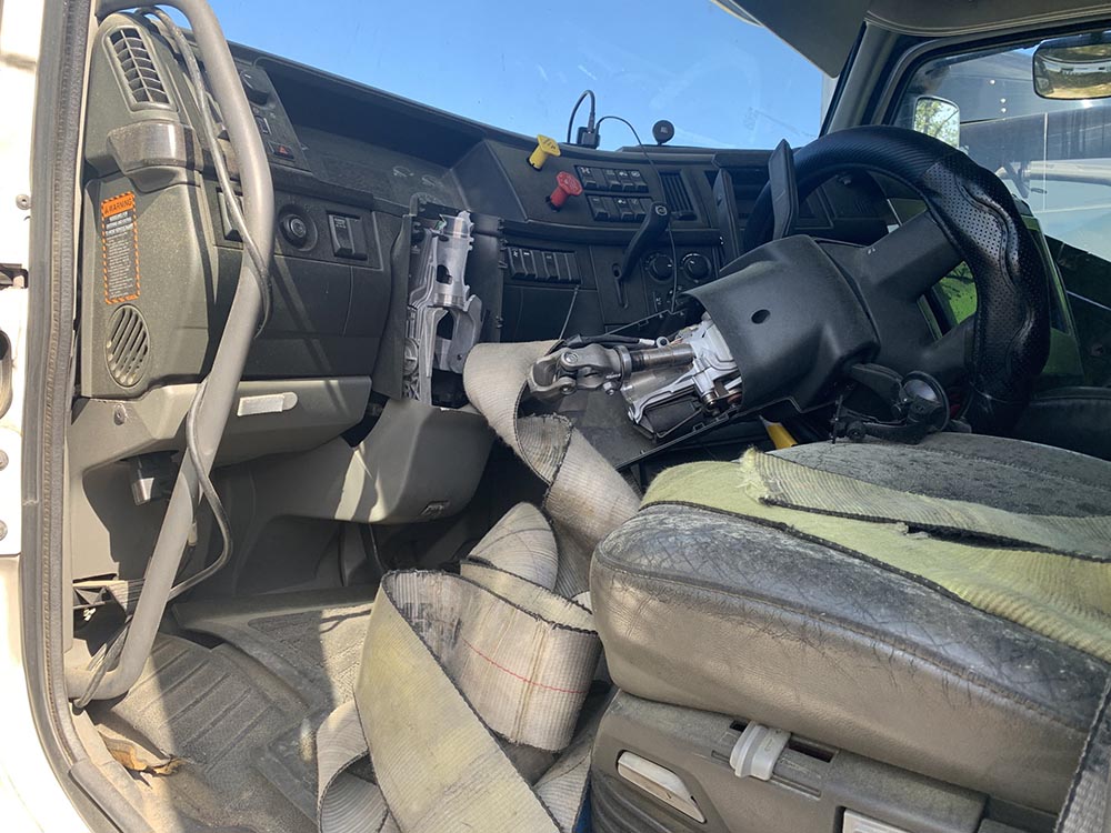 2020 Volvo VNL860 - Image 14