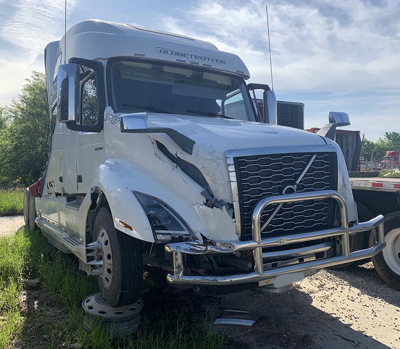 2020 Volvo VNL860 - Image 2
