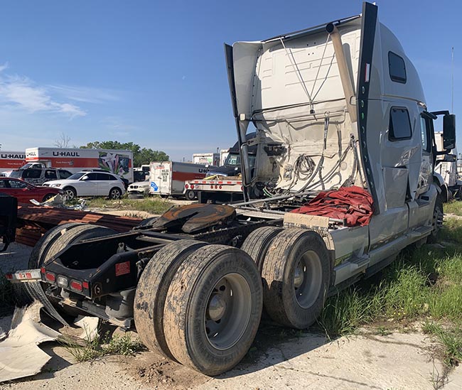 2020 Volvo VNL860 - Image 3