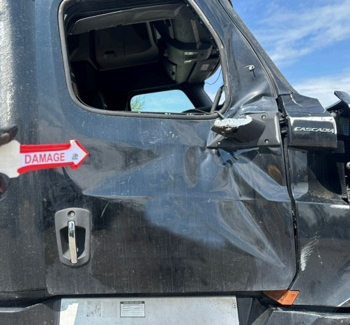 2021 Freightliner Cascadia - Image 14