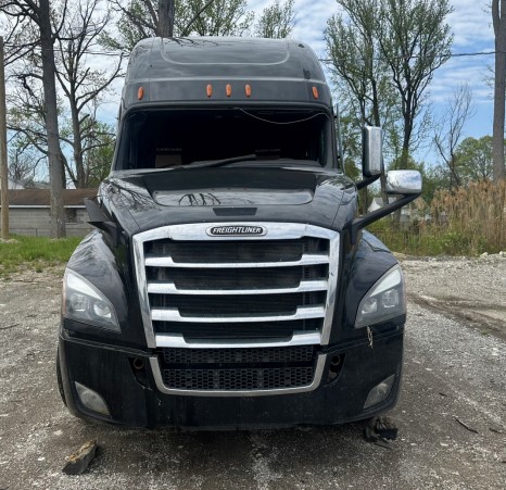 2021 Freightliner Cascadia - Image 4