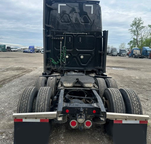 2021 Freightliner Cascadia - Image 6