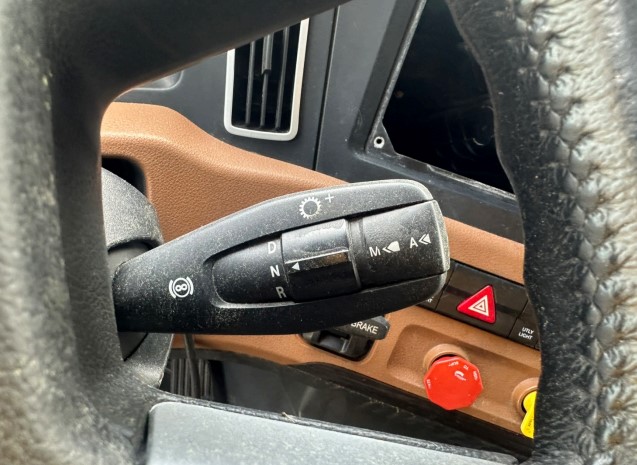 2021 Freightliner Cascadia - Image 9