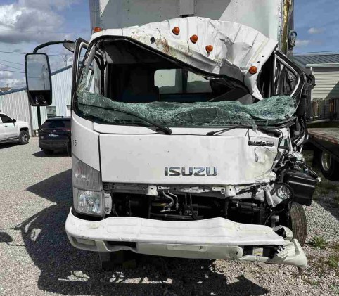 2022 Isuzu NRR - Image 2