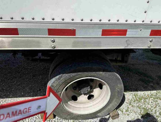 2022 Isuzu NRR - Image 23