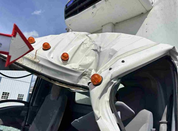 2022 Isuzu NRR - Image 8