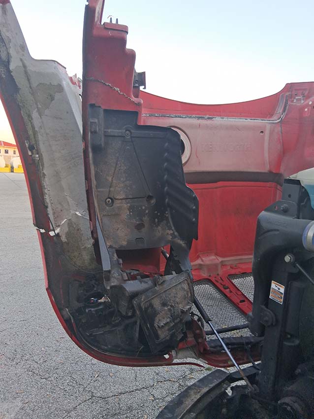 2022 Kenworth T680 - Image 3