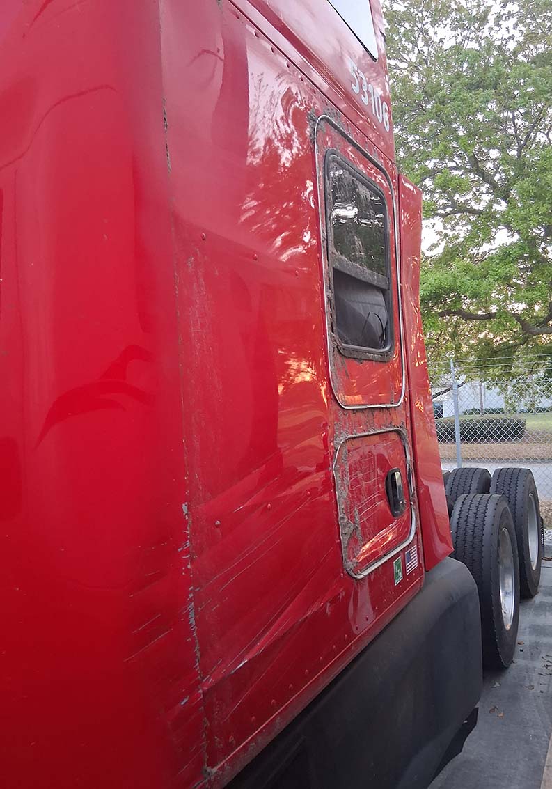 2022 Kenworth T680 - Image 5