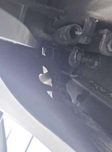 2022 Kubota M5-111D Tractor - Image 11