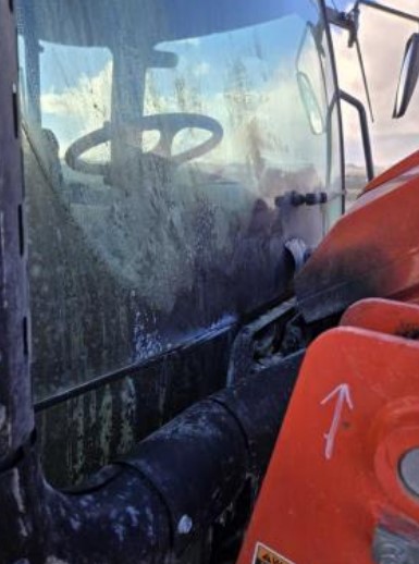 2022 Kubota M5-111D Tractor - Image 2