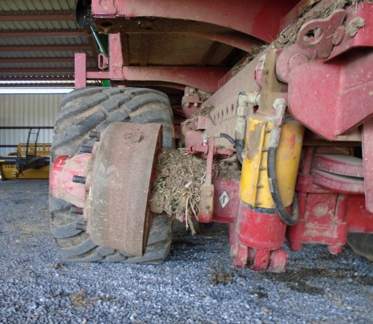 2022 Meyer CropMax 9524 Manure Spreader - Image 12
