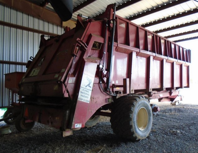2022 Meyer CropMax 9524 Manure Spreader - Image 6