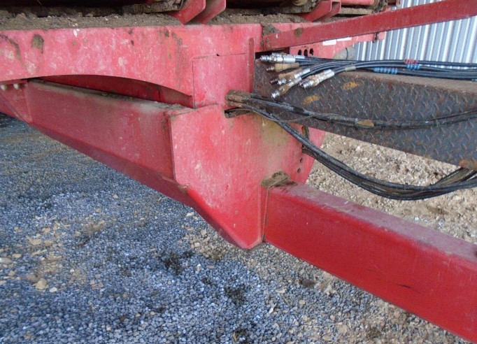 2022 Meyer CropMax 9524 Manure Spreader - Image 8