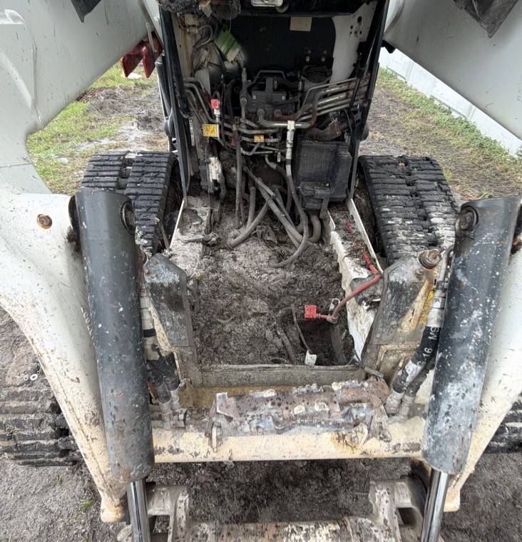 2023 Bobcat T76 Skid Steer - Image 3