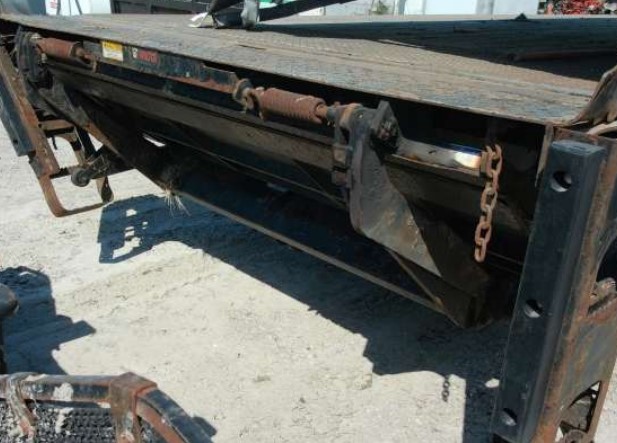 2023 Freightliner M2-106 Box Truck - Image 12