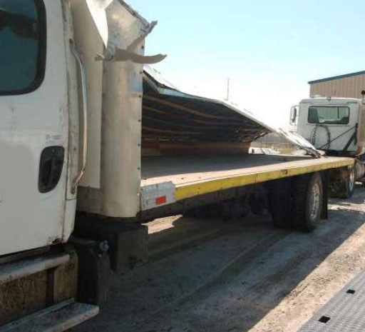 2023 Freightliner M2-106 Box Truck - Image 2