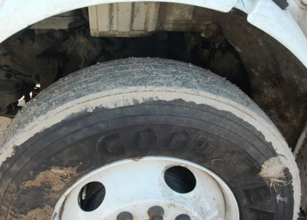 2023 Freightliner M2-106 Box Truck - Image 5