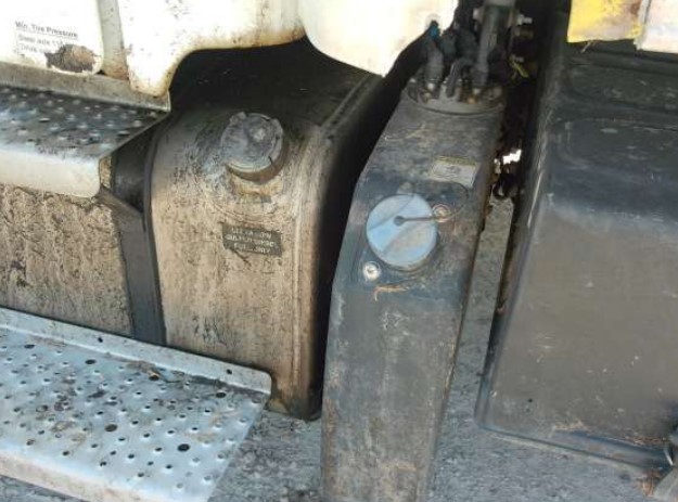 2023 Freightliner M2-106 Box Truck - Image 7