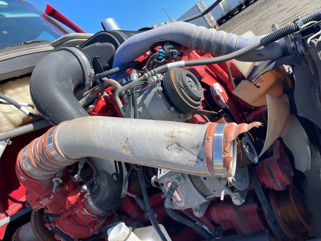 2023 Kenworth T680 - Image 4