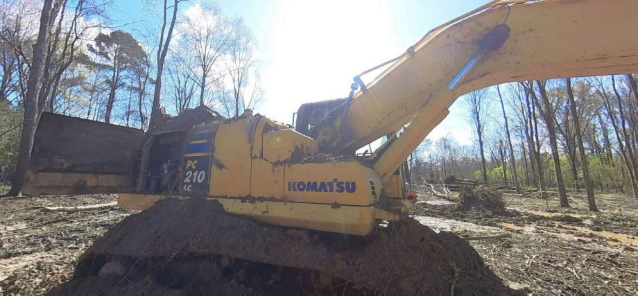2024 Komatsu PC210LC-11 Excavator - Image 2