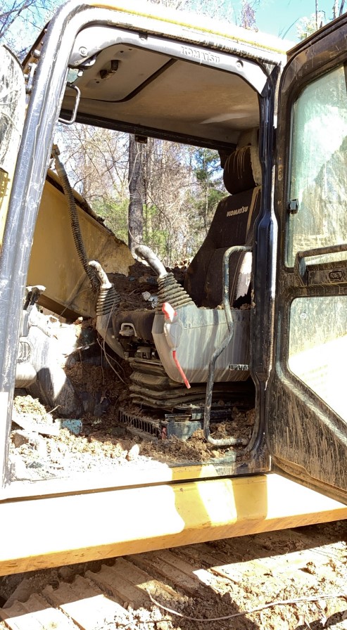 2024 Komatsu PC210LC-11 Excavator - Image 4