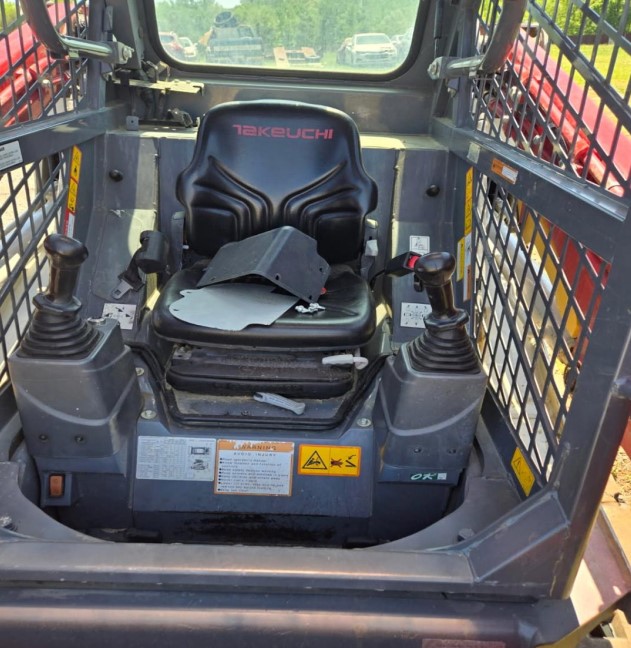 2024 Takeuchi TL6R Skid Steer - Image 5