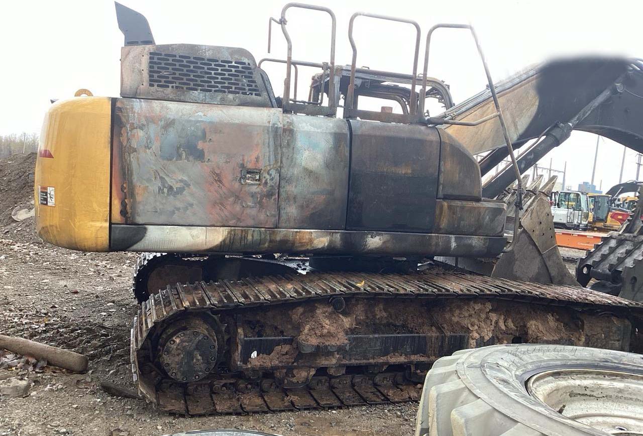 2025 John Deere 250P Excavator - Image 2