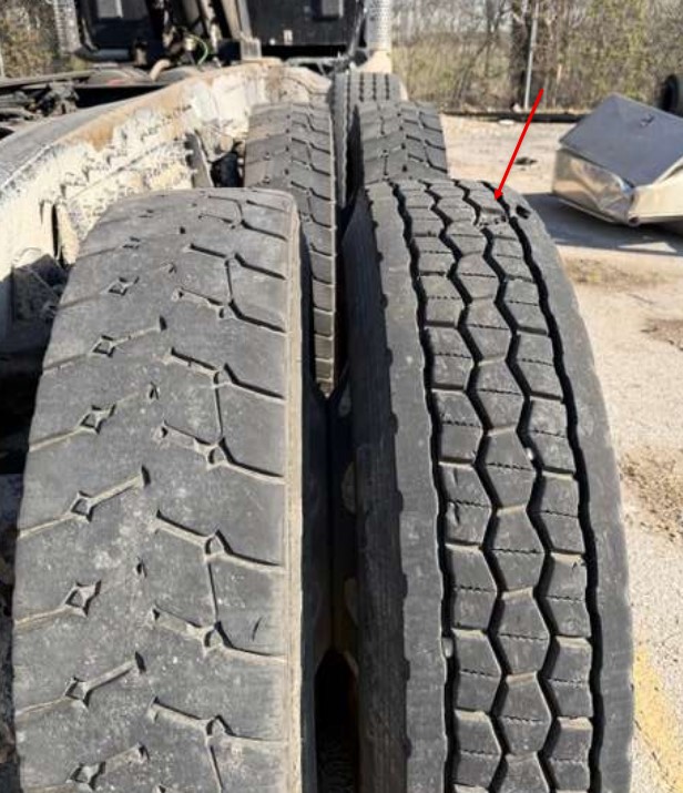 2025 Kenworth T880 Dump Truck - Image 23