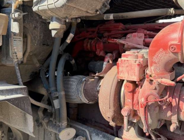 2025 Kenworth T880 Dump Truck - Image 30