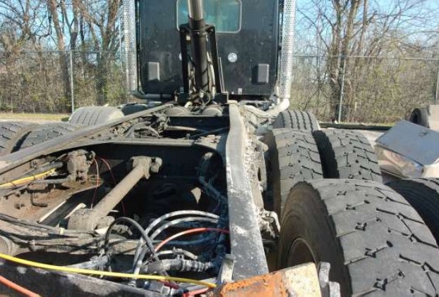 2025 Kenworth T880 Dump Truck - Image 4