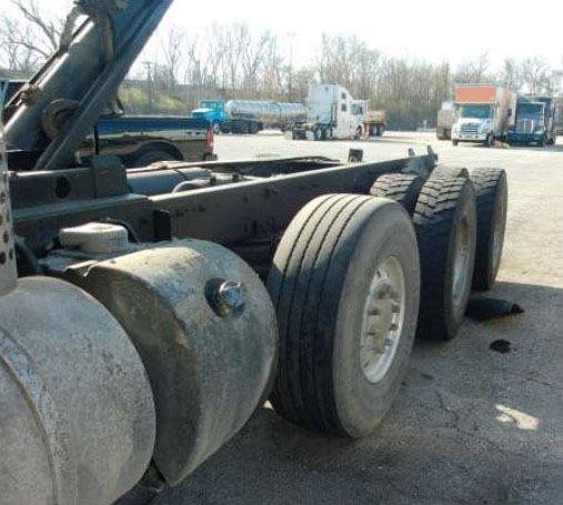 2025 Kenworth T880 Dump Truck - Image 7