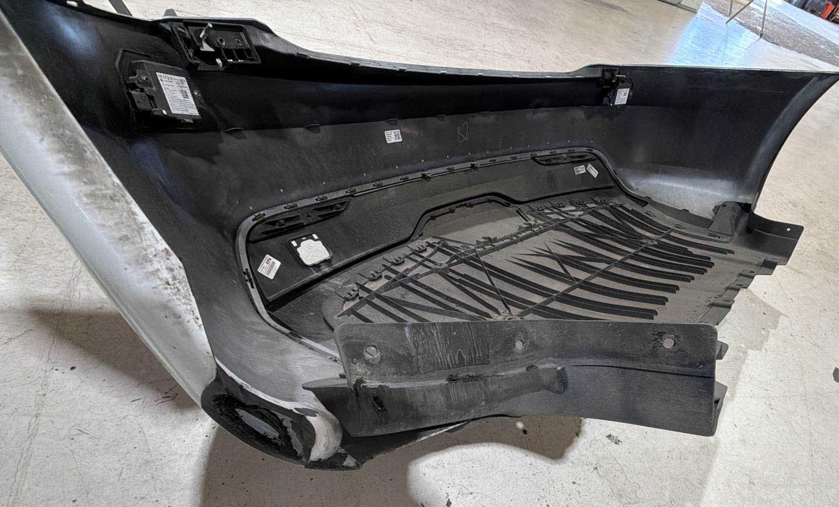 2025 Tesla Model S - Image 19