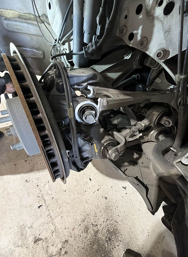 2025 Tesla Model S - Image 26