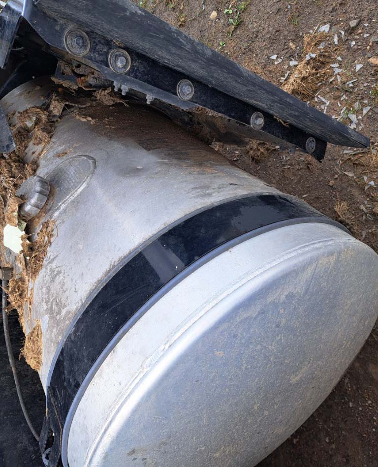 2025 Volvo VNL760 - Image 16