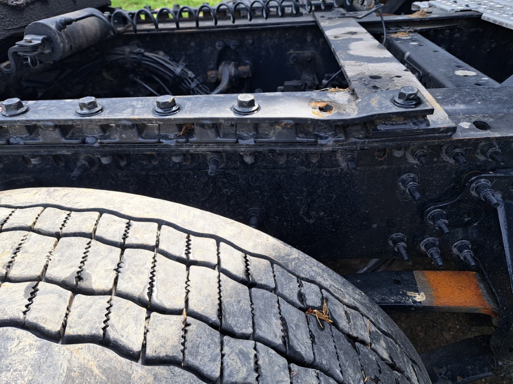 2025 Volvo VNL760 - Image 24