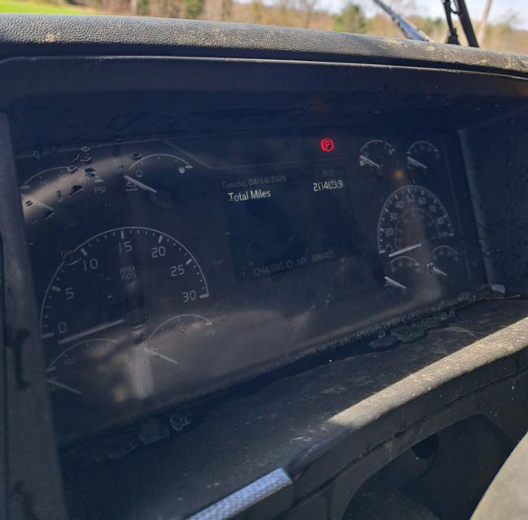 2025 Volvo VNL760 - Image 25