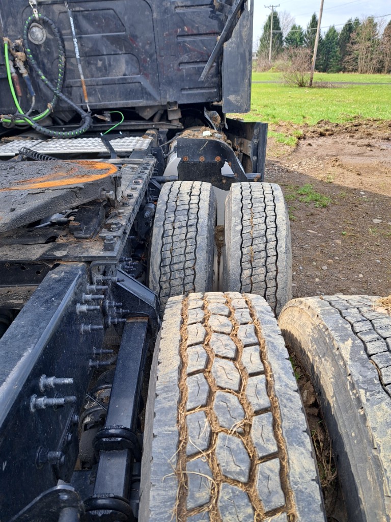 2025 Volvo VNL760 - Image 8