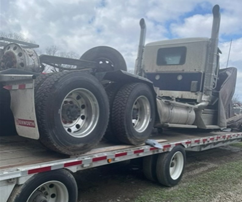 2026 Kenworth W990 - Image 2