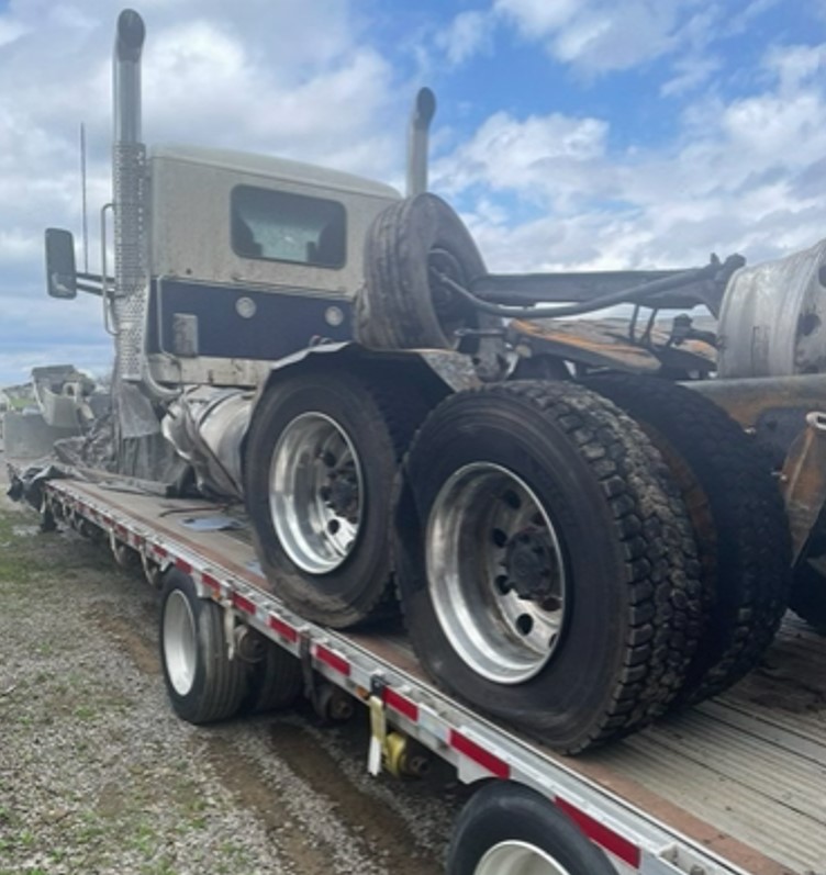 2026 Kenworth W990 - Image 3