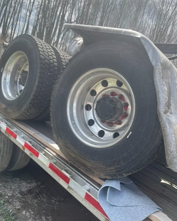 2026 Kenworth W990 - Image 8