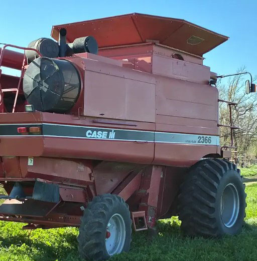 1998 Case IH 2366 Combine - Image 7
