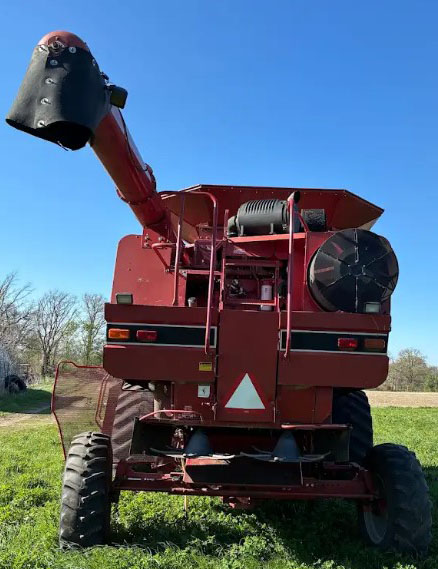1998 Case IH 2366 Combine - Image 8
