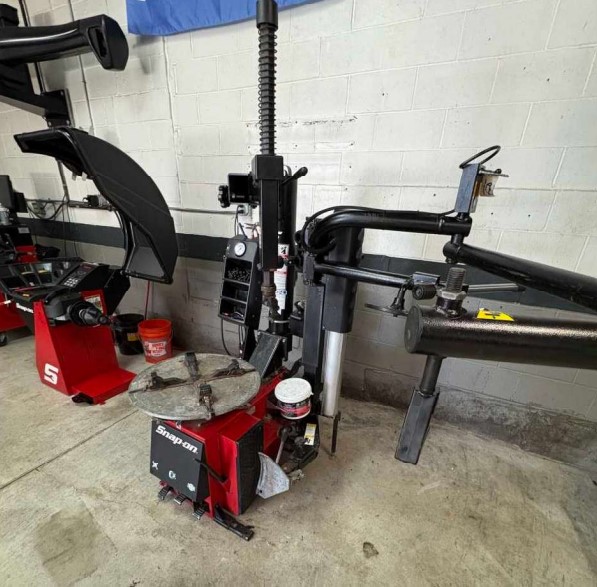Various Tire Service Equipment - Image 2