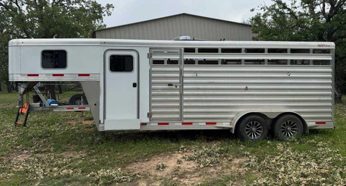 2025 Exiss EXP SCP 6820 Livestock Trailer - Image 3